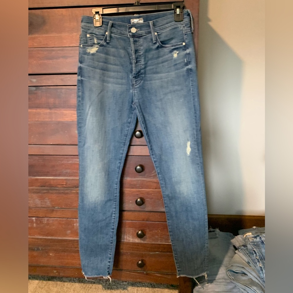 MOTHER The Stunner Ankle Fray in Graffiti Girl - Size 29 - Runs a little tight